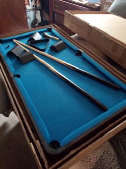 Tabletop pool table