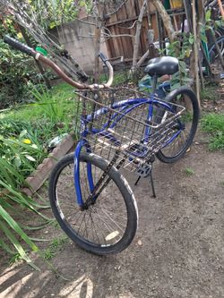 BIKE BACK TIRE IS FLAT $30 PICK UP IN SUN VALLEY