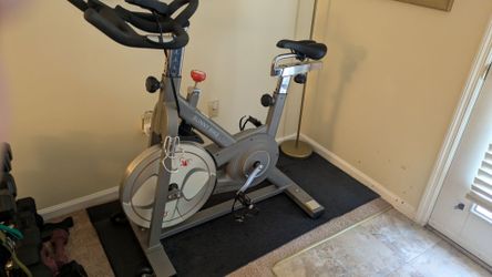 Sunny Synergy Pro Magnetic indoor spin bike