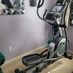 14.9 Commercial NordicTrack Elliptical 