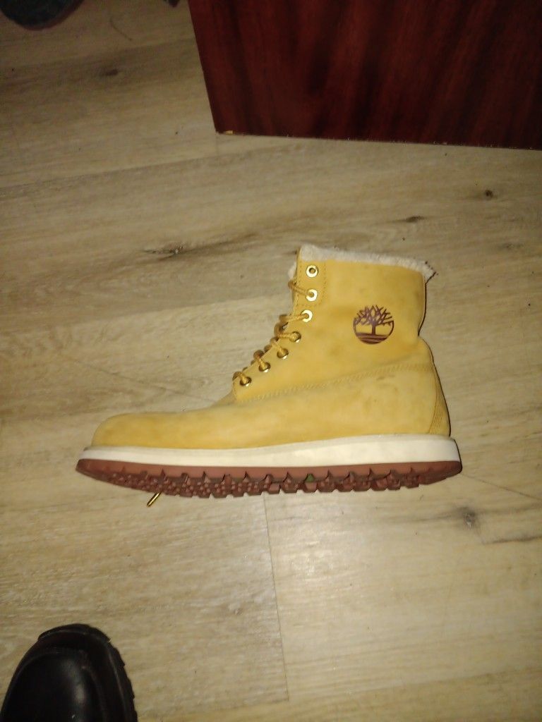 Men's Timberland Boots Size 9.5