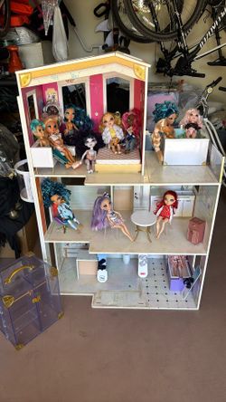 Rainbow high doll House With Dolls/furniture
