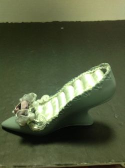 High heel ring holder
