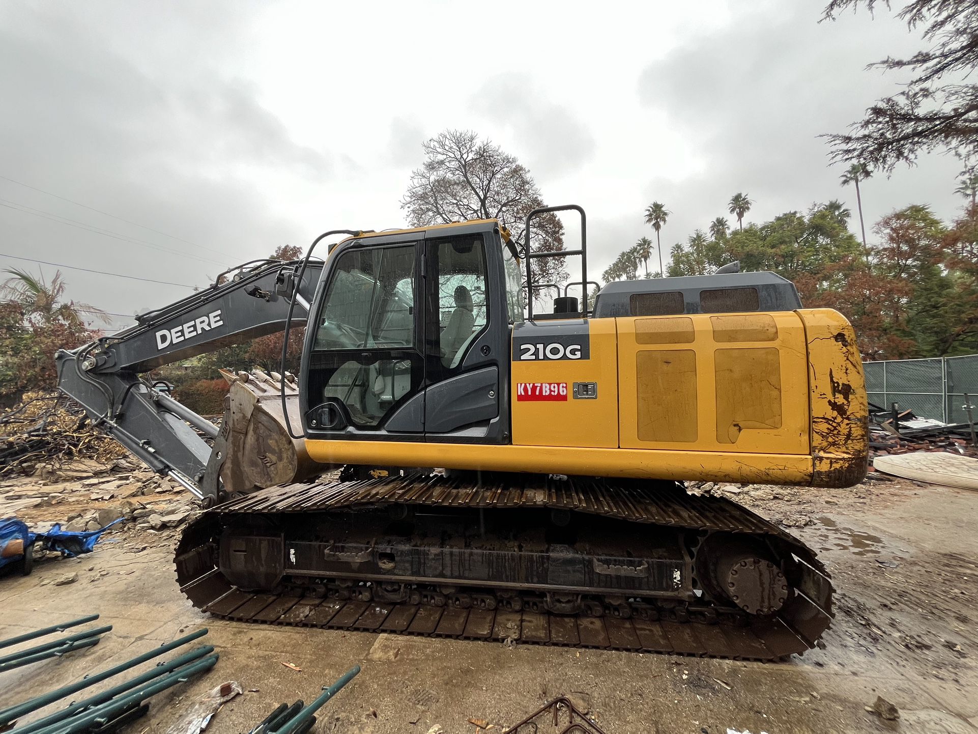 2019 Deere 210G Enclosed Excavator