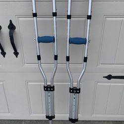 2 aluminum adjustable crouches