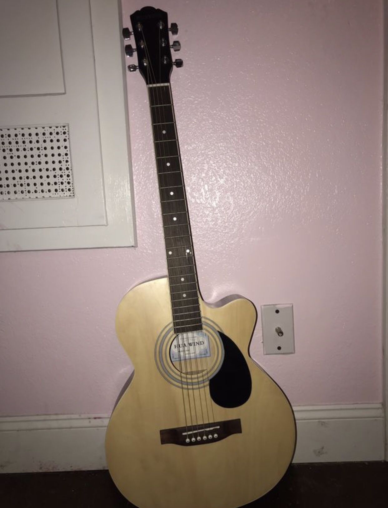 Hua Wind Guitar