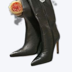 Beautiful new boots.  8