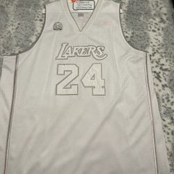 Kobe Bryant Lakers Jersey White #24 (Not Free)