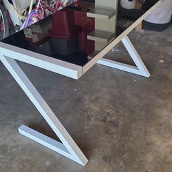 Metal / glass desk