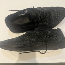 NIKE FLY KNIT RACER 2.0 SIZE 12