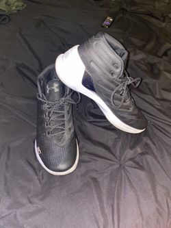 Curry 3’s basketball shoes