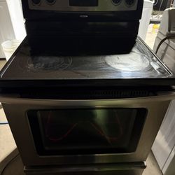 Whirlpool electric stove - oven range glass top