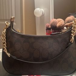 lululemon black crossbody bag lululemon Black Vegas Golden Knights Crossbody Camera Bag