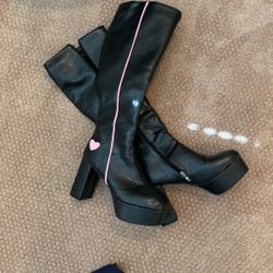 4 Pairs Beautiful  Women’s Boots W Pink Line And Pink Heart