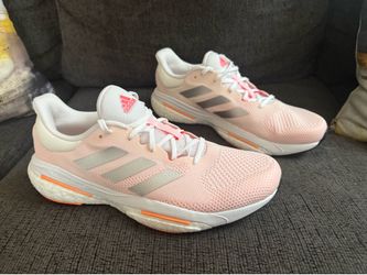 Women’s adidas ….. solar glides ….. 5W …. Nice ..🔥🔥🔥