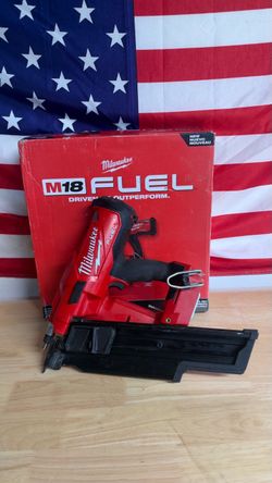 Milwaukee M18 FUEL 21 Degree Framing Nailer