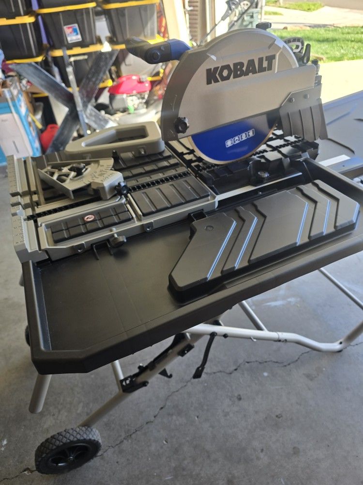 Kobalt 15-Amp 10-in-Blade Corded Wet Sliding Table Tile Saw with Stand