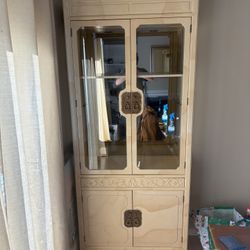Henredon Folio 16 Vintage Curio Cabinets