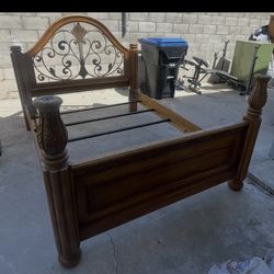 Oak Queen Size Bedroom Set