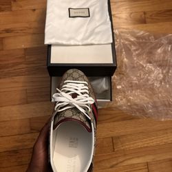  Gucci Shoes