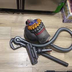 Dyson Big Ball Multi floor Vacuum 