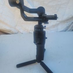 Camera  Stabilizes 