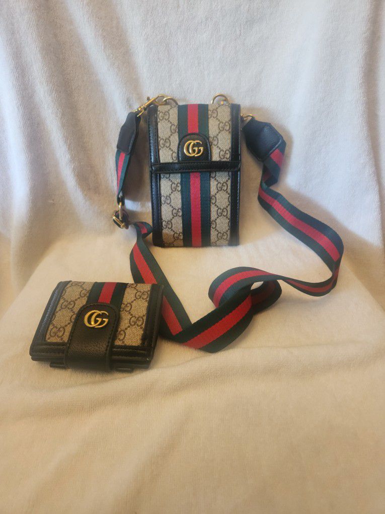 Gucci Celphone Bag With Wallet  $ 1 3 0