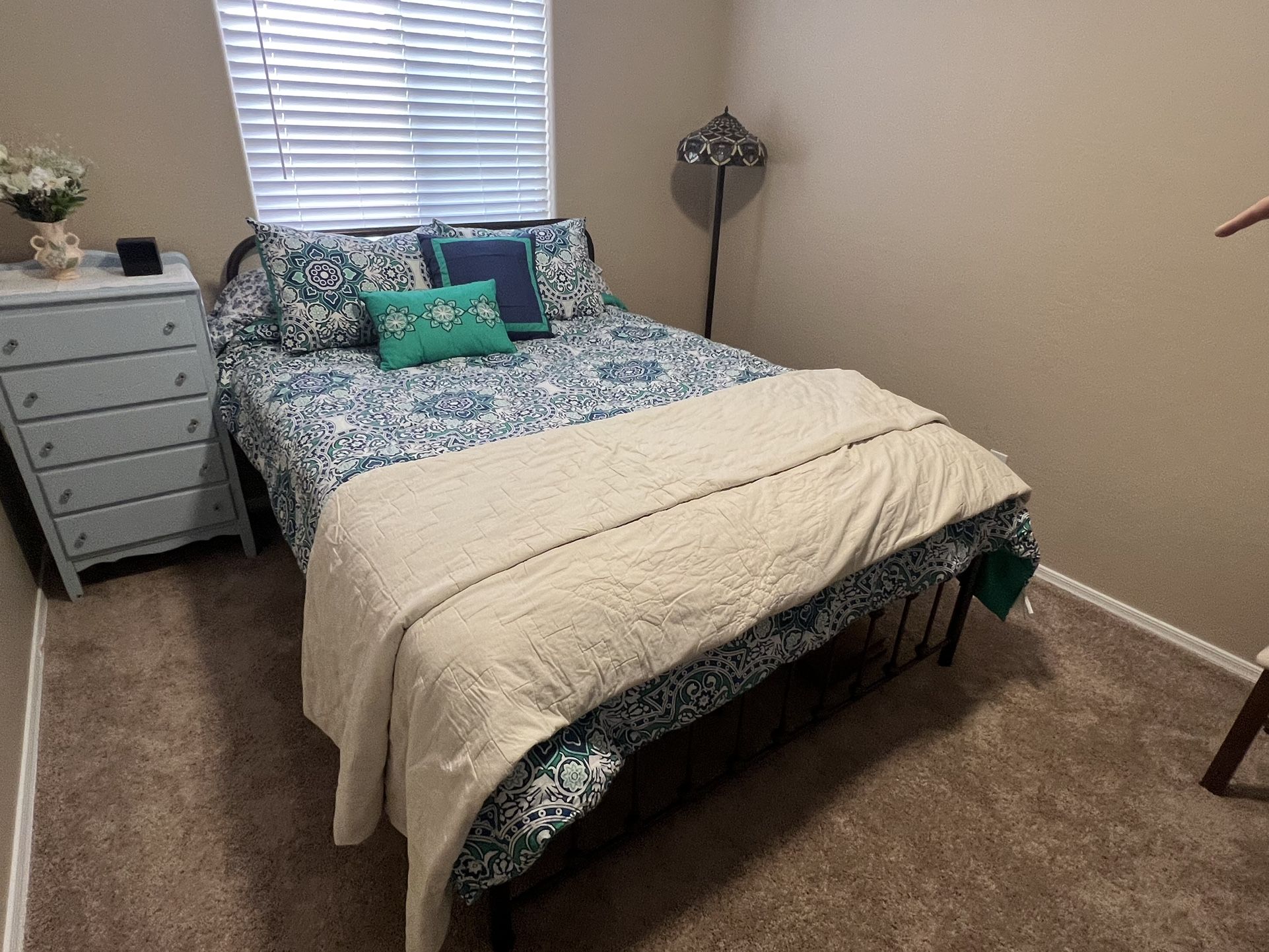 Antique Style Queen Metal Bed Frame And Mattress