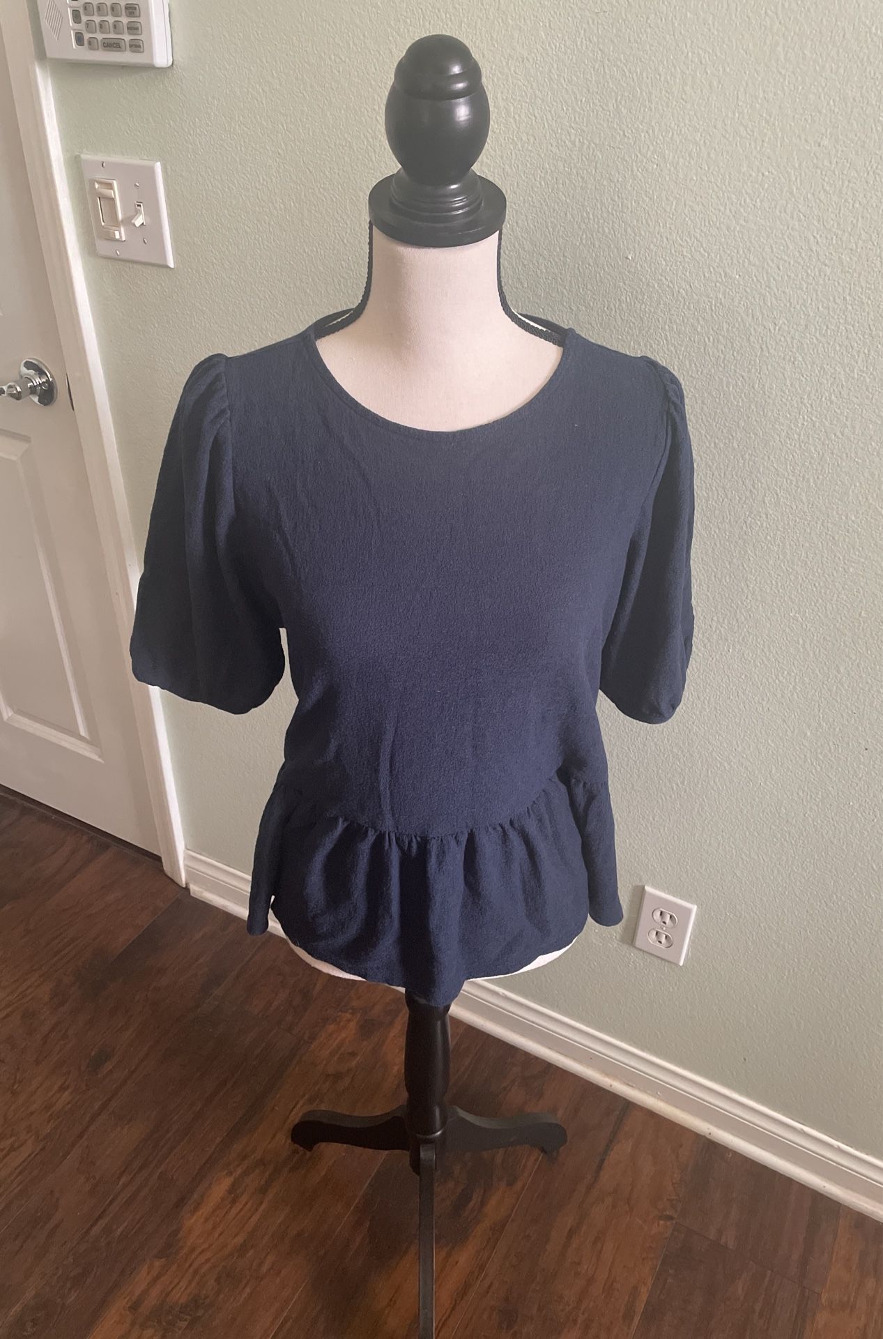 Banana republic women’s navy blouse, medium