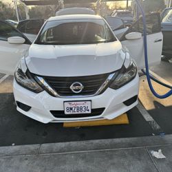 Vendo Carro Nissan Altima 9.500 Dólares Más Información En Chat 