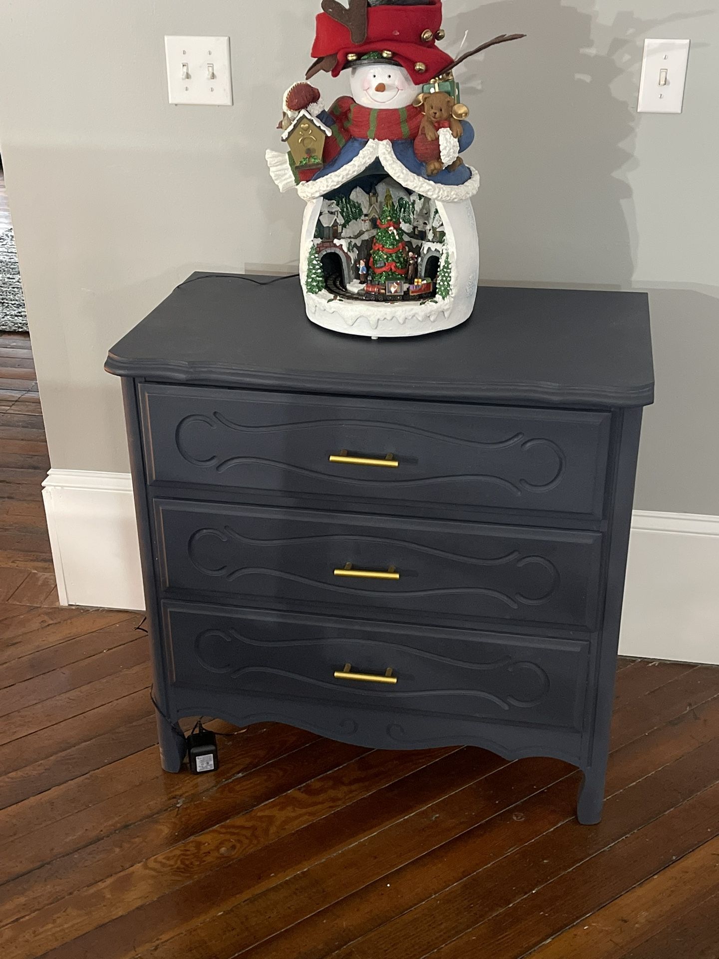 Matching End Table And Small Dresser 