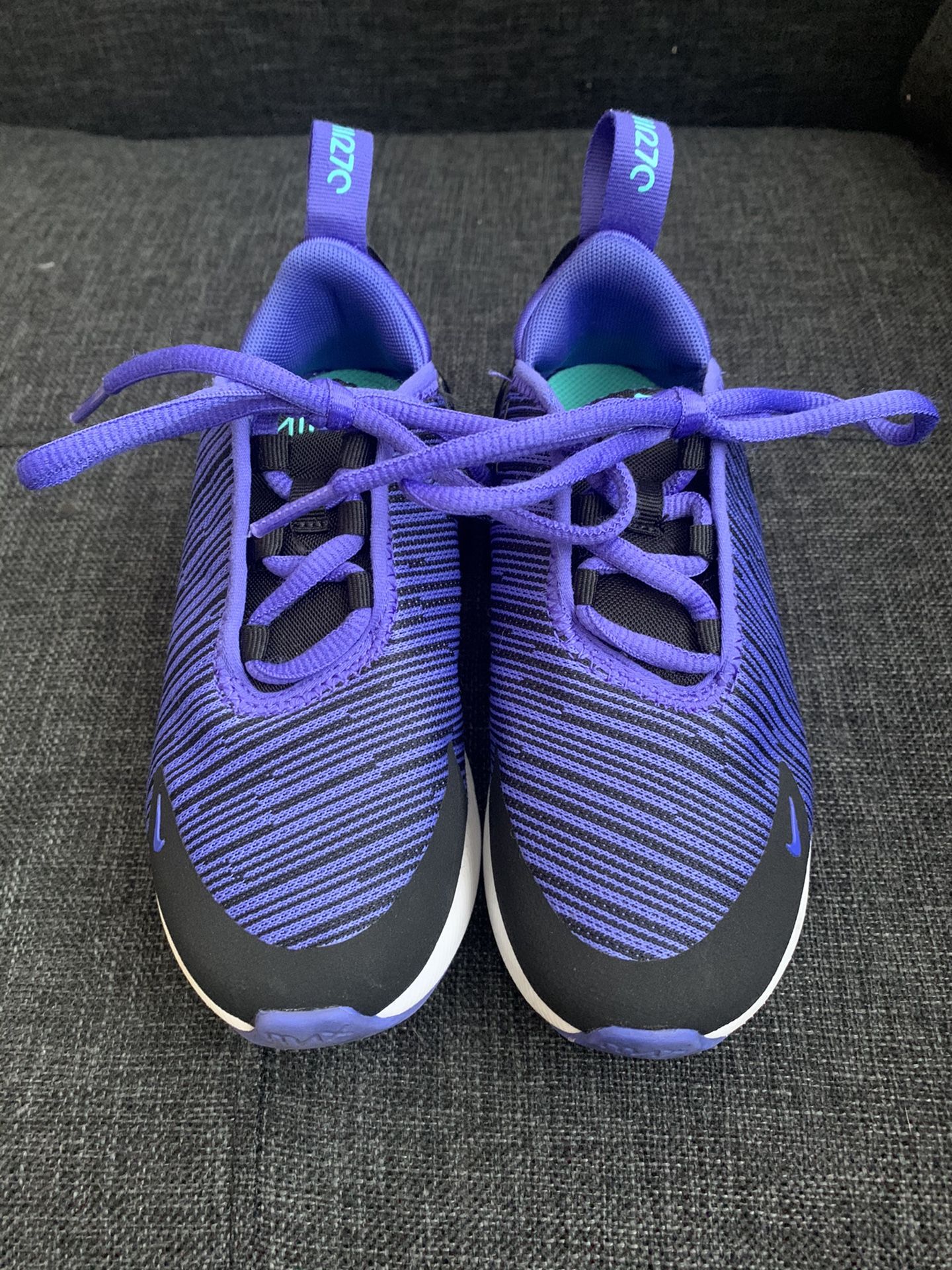 Nike 270s size 11c