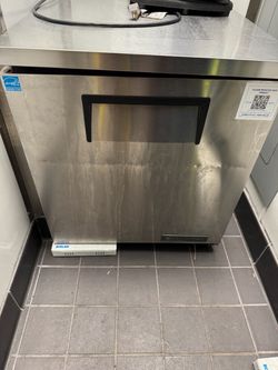True TUC-27-HC Commercial Undercounter Refrigerator – Stainless Steel