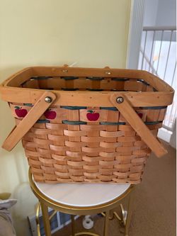 Tall Vintage apple basket🍎