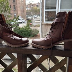 New Women Zodiac Leather Boots, Size 8