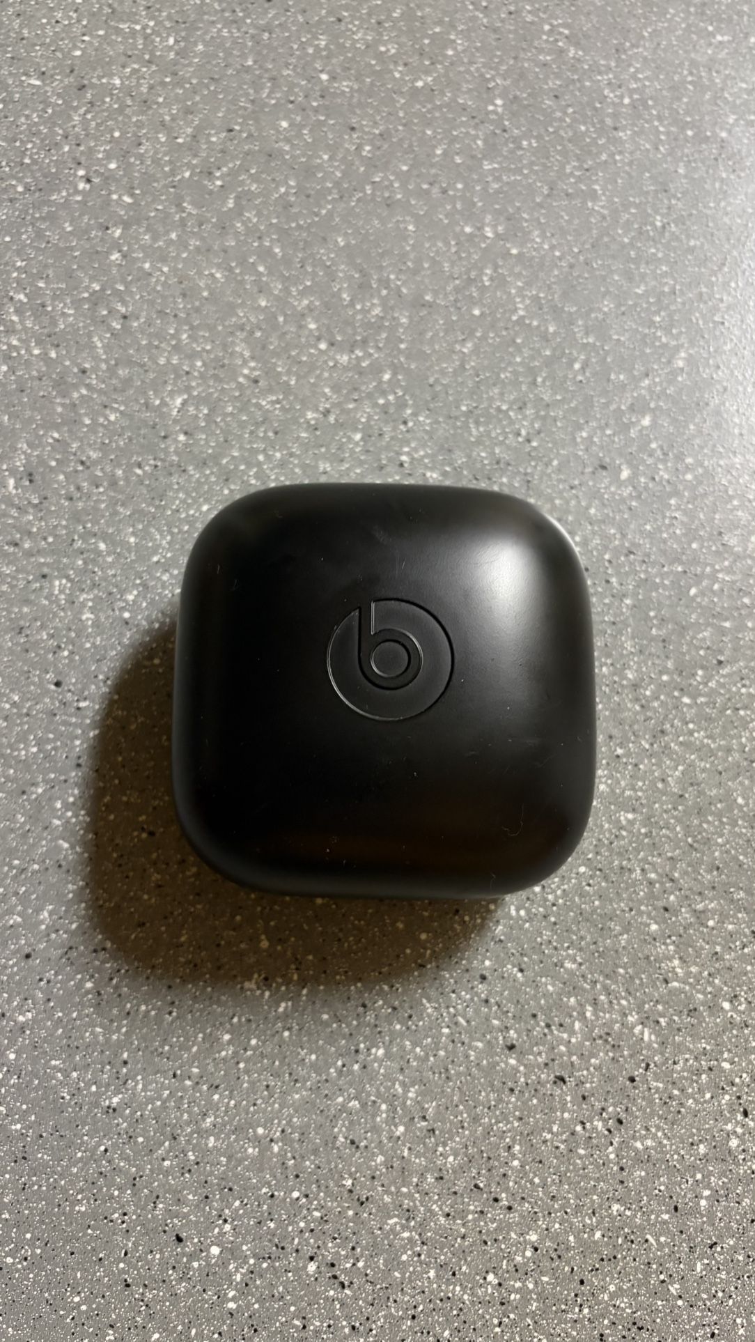 Powerbeats Pro Charging Case