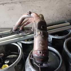 Toyota 2001 Exhaust Manifold 