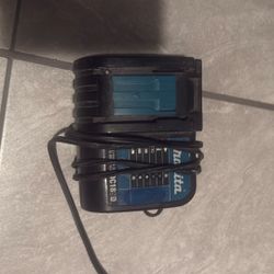 Makita Charger 