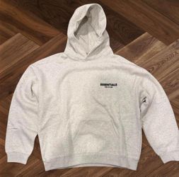 🔥 FEAR OF GOD ESSENTIALS HOODIE – LIGHT OATMEAL / LIGHT GREY – L (NEW)