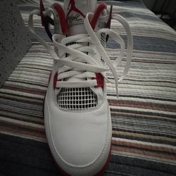 Retro Air Jordan 4 Fire Red