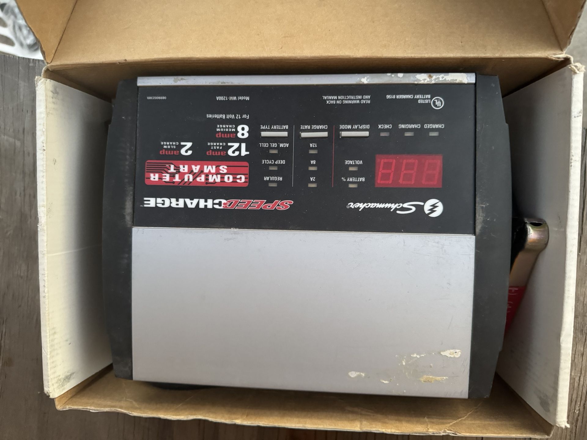 Schumacher 12v 20-8-2 amp smart battery charger