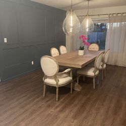 Banks Extendable Dining Table with Chairs 