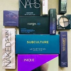 💥NEW LUXE WHOLESALE MAKEUP BUNDLES AVAIL••RESELL+CUSTOM+GIFTS••ALL BUDGETS!💥