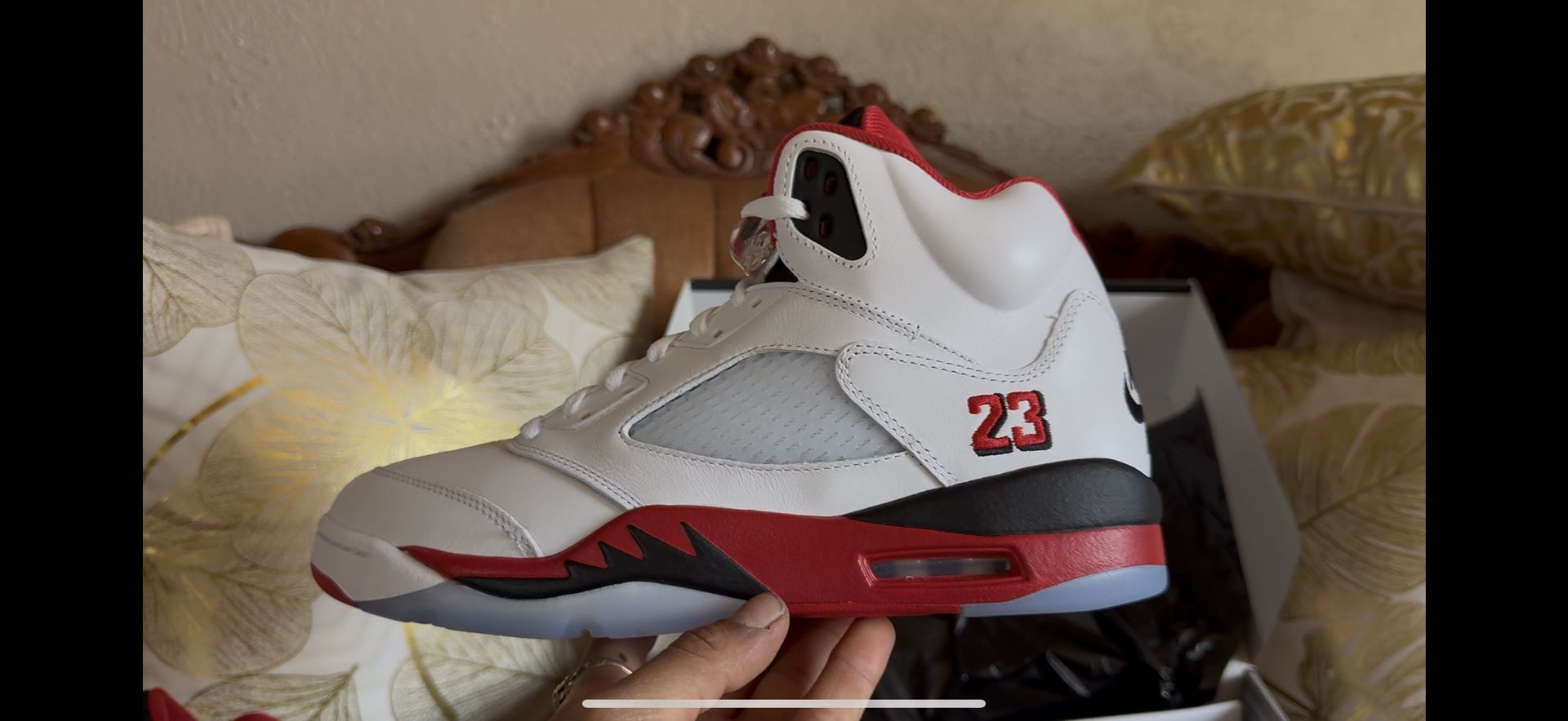 Jordan 5 Fire Reds