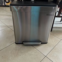 SONGMICS STAINLESS STEEL TRASH CAN