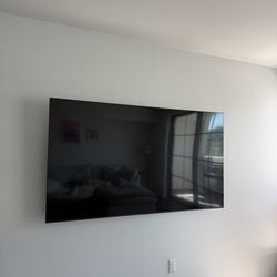 Samsung 75in Flatscreen TV