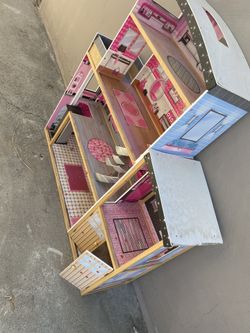 Play Doll House