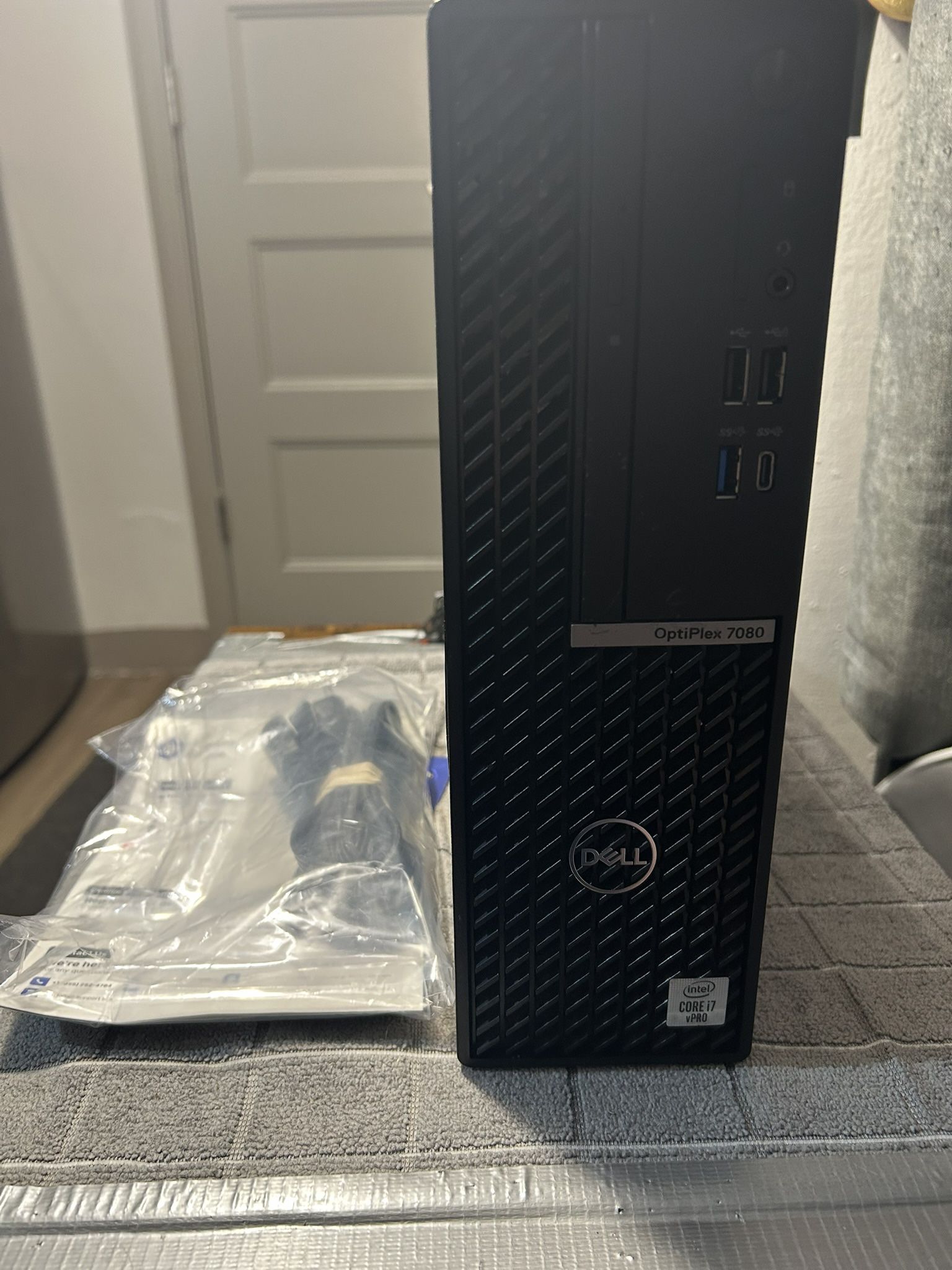 Dell Optiplex 7080 SFF Desktop | Core i7-10700 - 512GB SSD Hard Drive - 16GB RAM | 8 cores @ 4.8 GHz Win 11 Pro Black