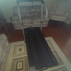 Treadmill 390 Power Incline