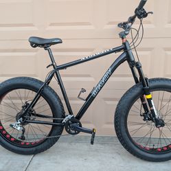 26"x4.0. FAT TIRES MENS MOUNTAIN BIKE. (XL). ALUMINUM. EXCELLLENT CONDITION WITH FRESHLY TUNE UP 👌🏼